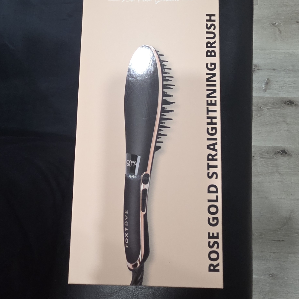 Black and Rose Gold Straightening Brush